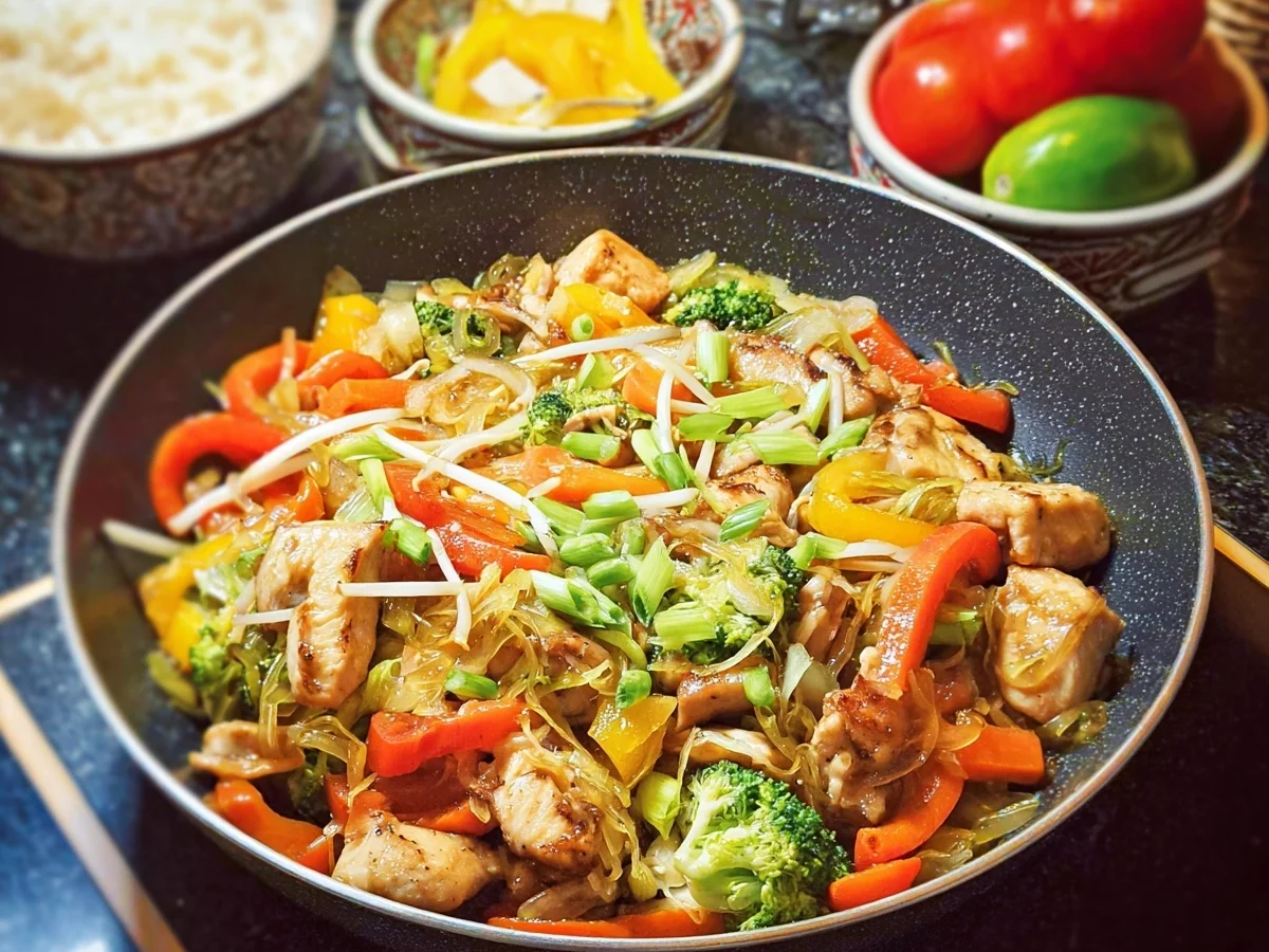Chop Suey mit Hähnchen: Einfache Gemüsepfanne - Bild 2