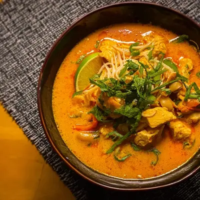 Einfache Thailändische Puten-Suppe mit Kokosmilch